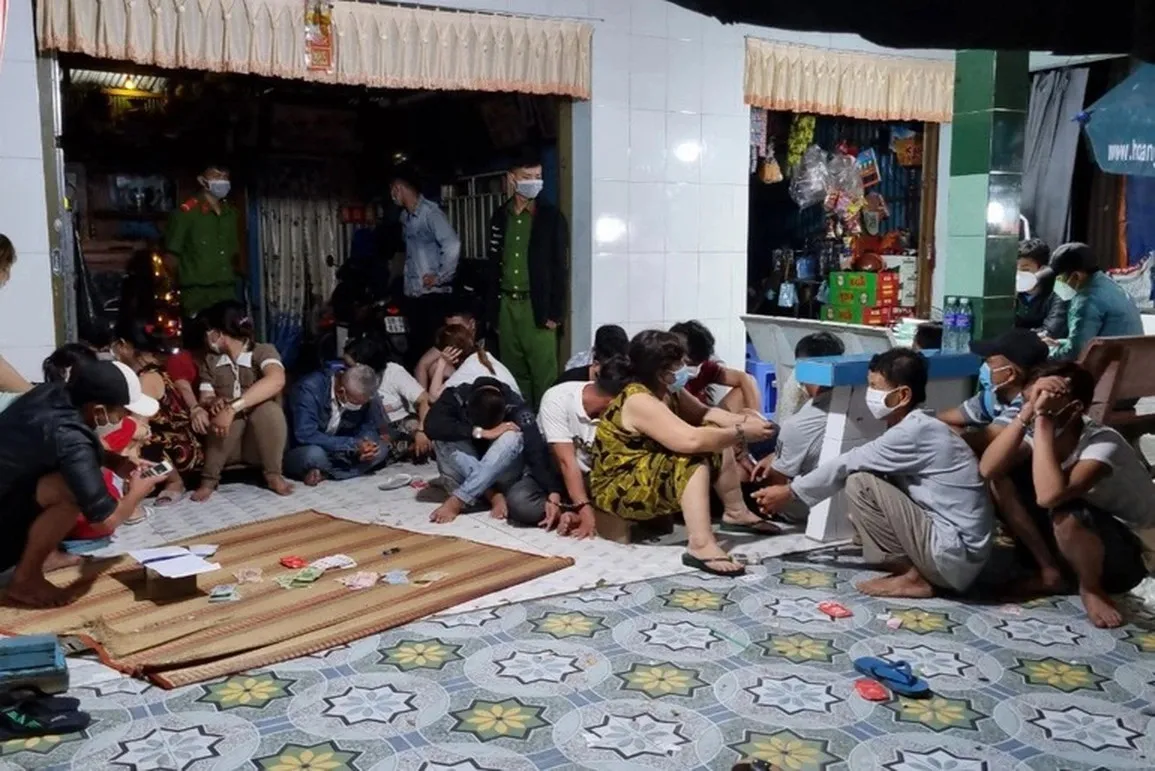 tet-nguyen-dan-2024-cho-nguoi-khac-vao-nha-danh-bai-vui-co-the-bi-phat-hang-trieu-dong(4)