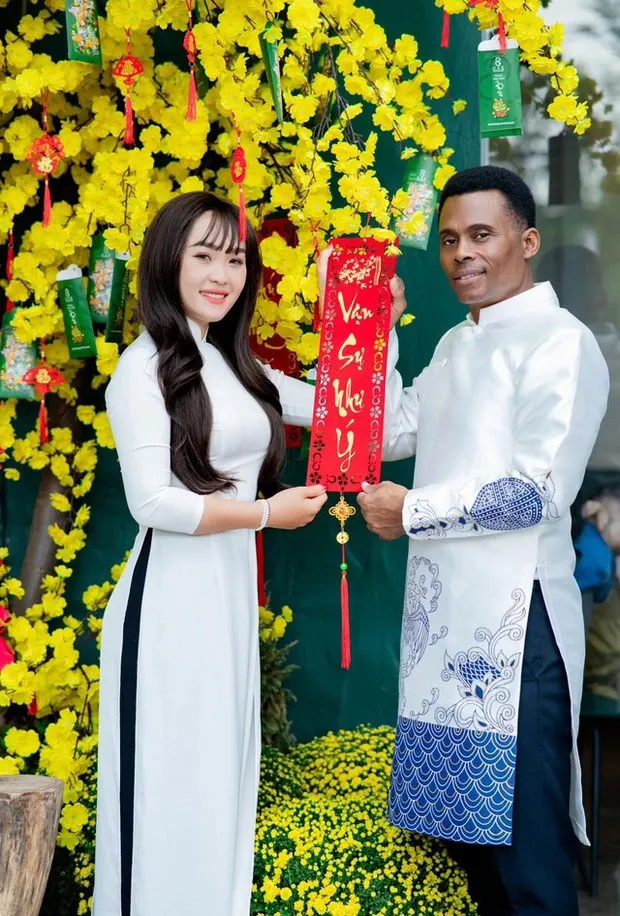 chang-re-tay-me-vo-viet-bo-co-ngoi-khung-ve-binh-dinh-song-can-duoc-mon-dan-da-nhieu-nguoi-viet-e-so (1)