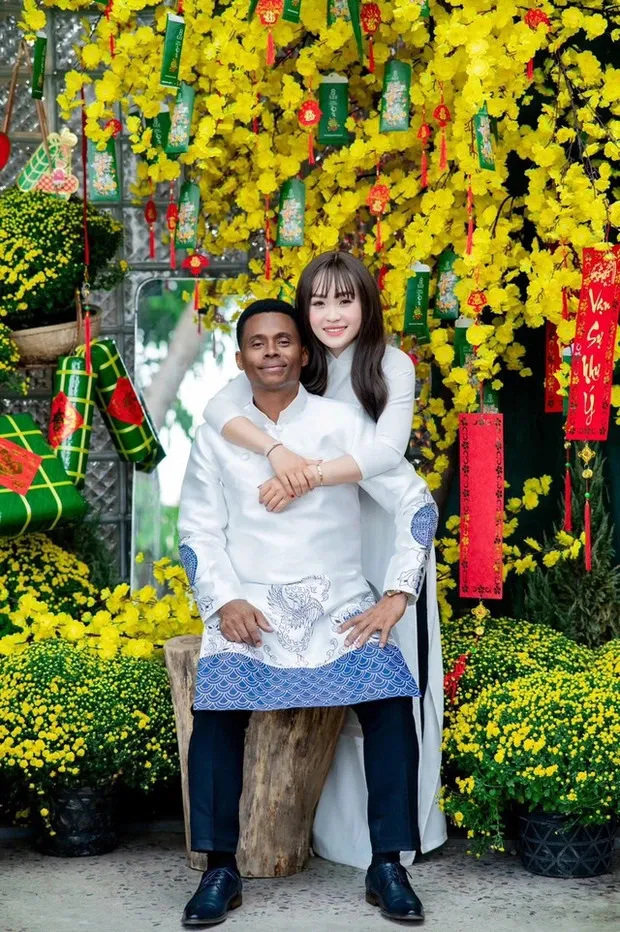 chang-re-tay-me-vo-viet-bo-co-ngoi-khung-ve-binh-dinh-song-can-duoc-mon-dan-da-nhieu-nguoi-viet-e-so (7)