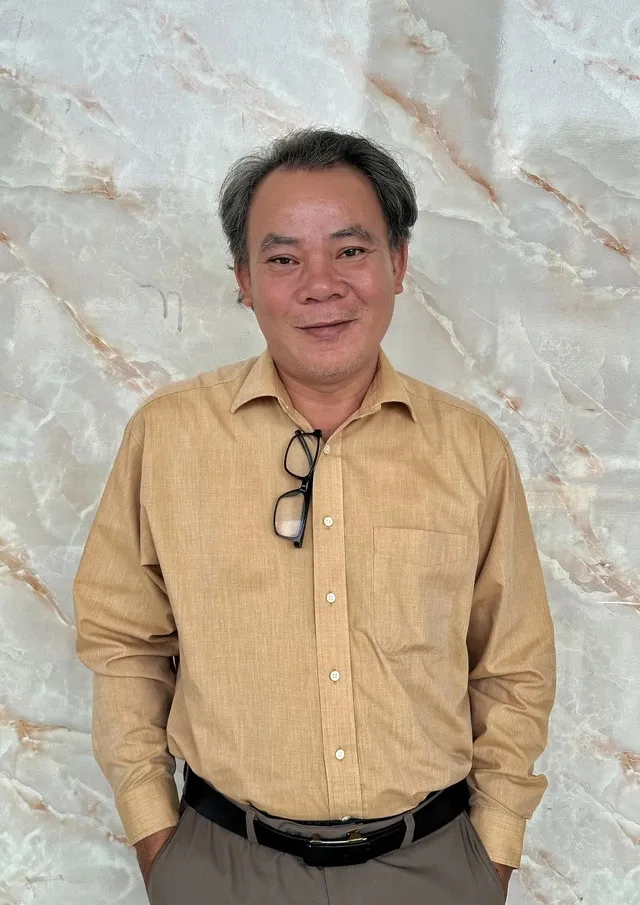 xot-xa-doi-nghe-si-hai-vbiz-dong-phim-30-nam-tuoi-xe-chieu-van-o-nha-tra-gop-u60-ganh-nang-muu-sinh (3)