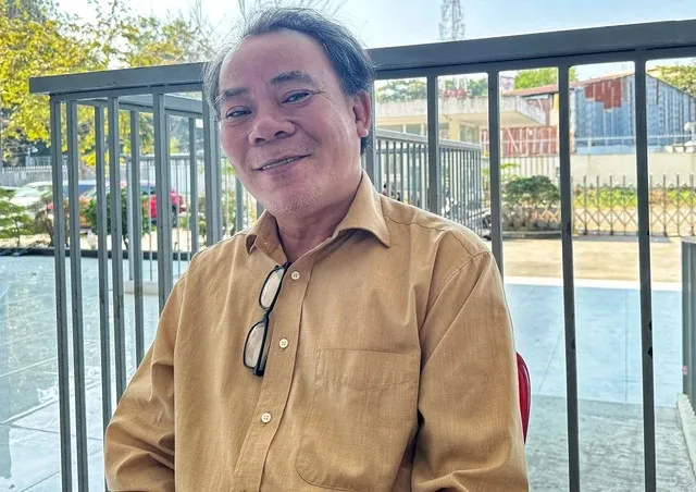 xot-xa-doi-nghe-si-hai-vbiz-dong-phim-30-nam-tuoi-xe-chieu-van-o-nha-tra-gop-u60-ganh-nang-muu-sinh (4)