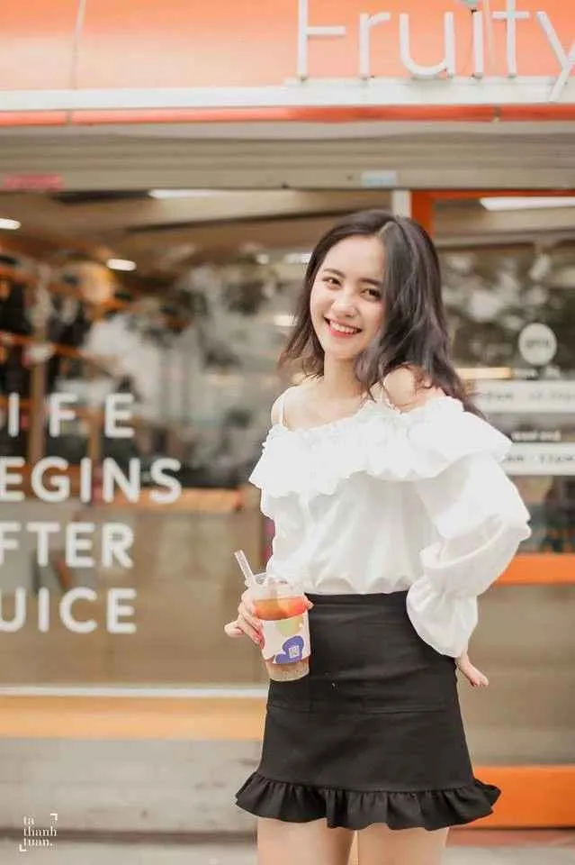 danh-tinh-co-gai-tuoi-rong-chup-anh-the-nhan-sac-bat-chap-camera-thuong-khien-ai-ngam-cung-xuyt-xoa (11)