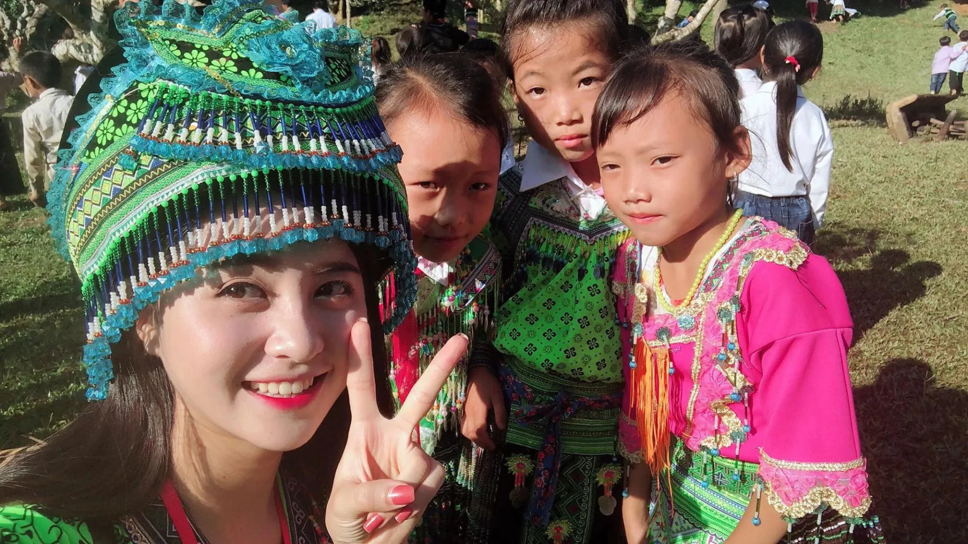 danh-tinh-co-gai-tuoi-rong-chup-anh-the-nhan-sac-bat-chap-camera-thuong-khien-ai-ngam-cung-xuyt-xoa (3)