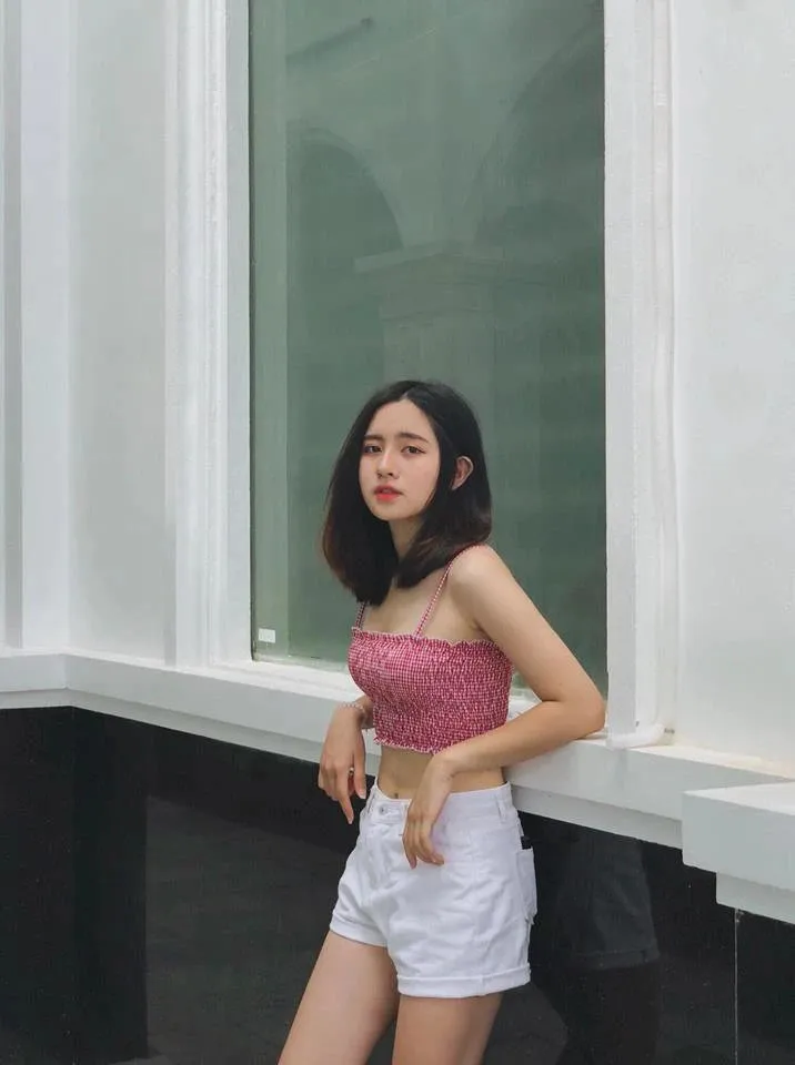 danh-tinh-co-gai-tuoi-rong-chup-anh-the-nhan-sac-bat-chap-camera-thuong-khien-ai-ngam-cung-xuyt-xoa (6)