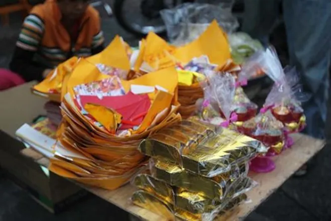 qua-tet-3-thu-tren-ban-tho-can-dem-xuong-gap-cang-de-lau-mat-het-tai-loc (2)