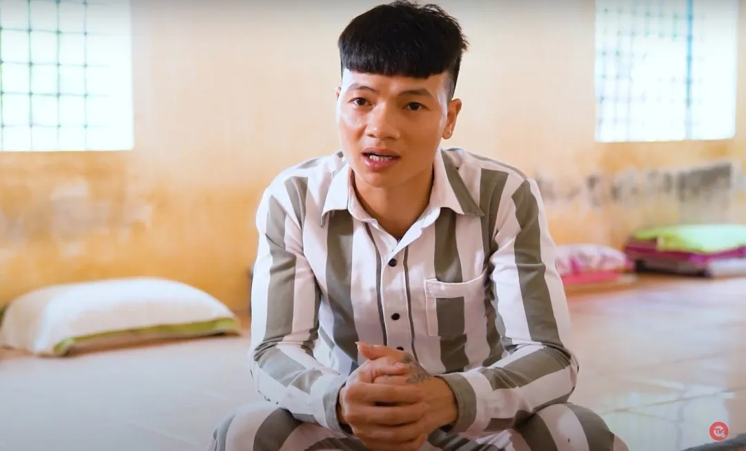tinh-hinh-hien-tai-cua-kha-banh-vua-duoc-giam-toi-thi-xich-mich-voi-ban-tu-dan-vat-nhac-ve-1-nguoi (2)