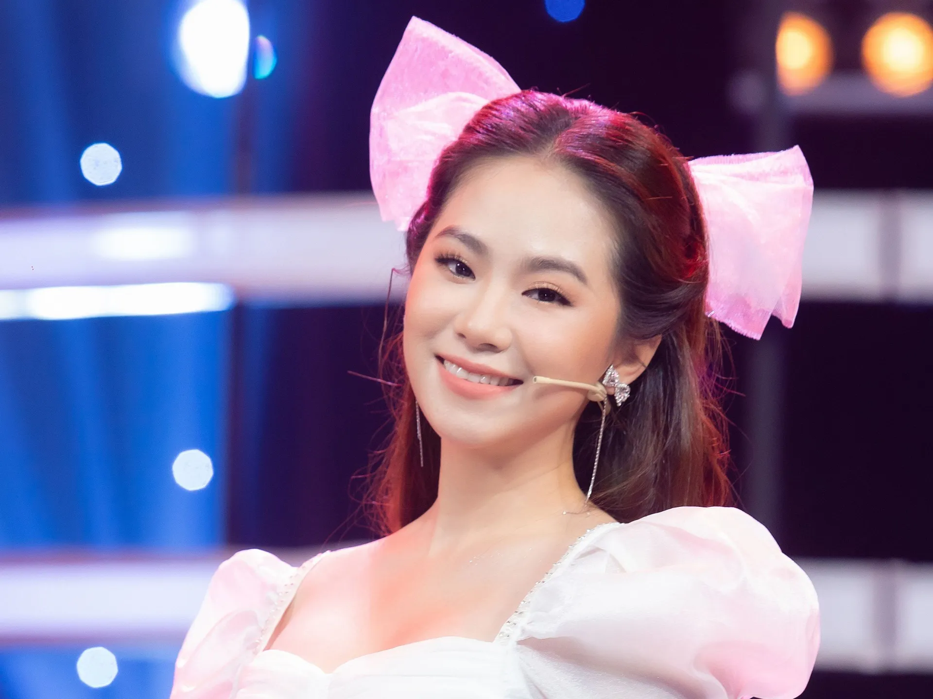 luong-bich-huu-khien-dan-tinh-suyt-khong-nhan-ra-voi-ngoai-hinh-hien-tai-co-gai-trung-hoa-nay-con-dau (3)