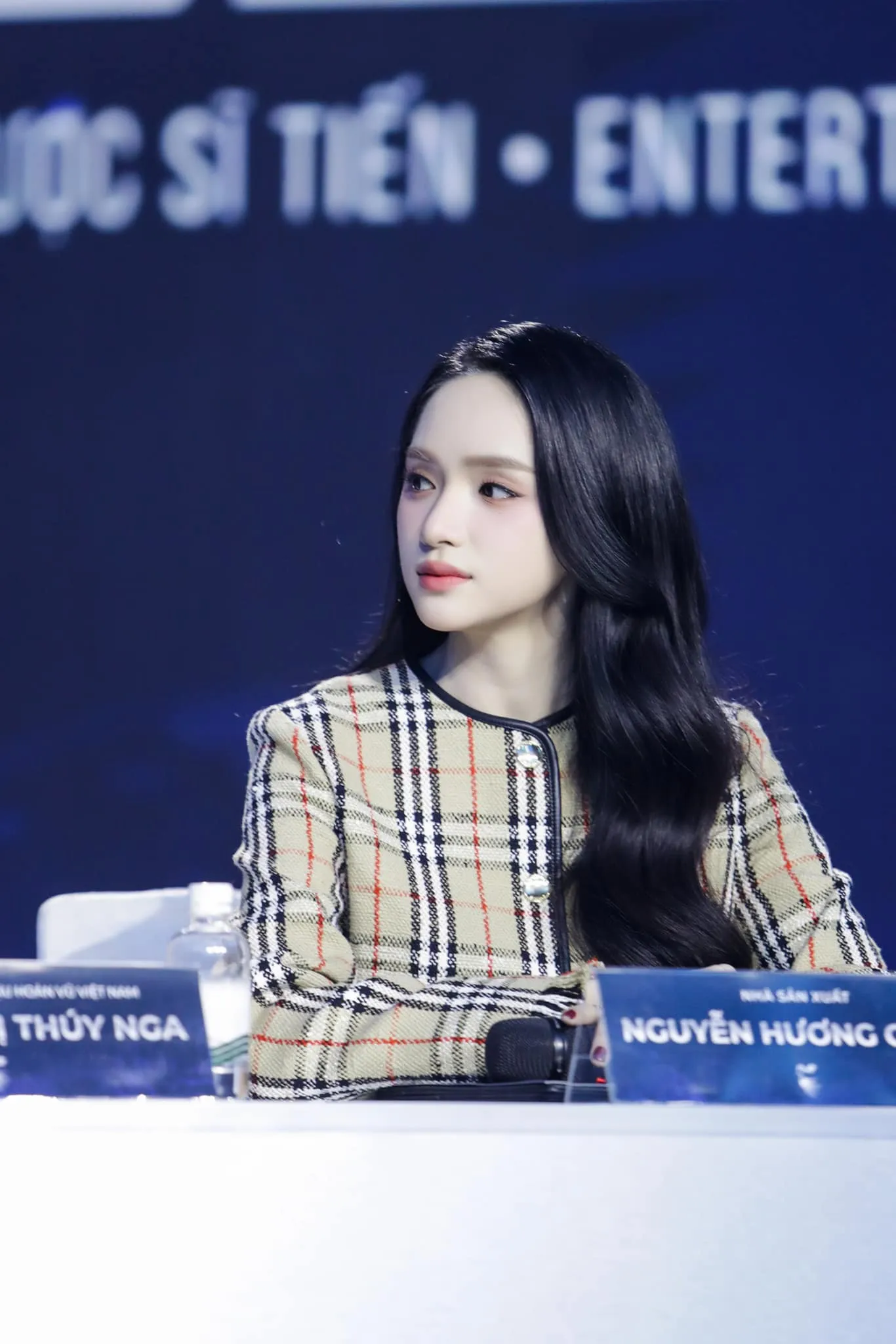 netizen-tim-ra-danh-tinh-nua-kia-hen-ho-huong-giang-dip-valentine-trai-han-quoc-tung-tham-gia-2-ngay-1-dem (4)