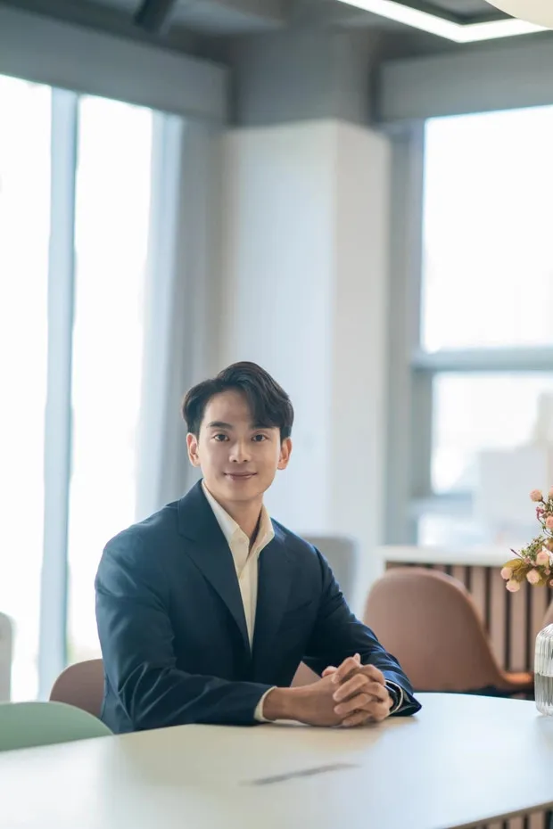 netizen-tim-ra-danh-tinh-nua-kia-hen-ho-huong-giang-dip-valentine-trai-han-quoc-tung-tham-gia-2-ngay-1-dem (6)