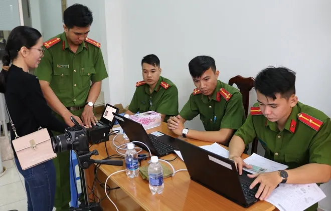 nam-2024-duy-nhat-mot-truong-hop-duoc-cap-cccd-co-gia-tri-vo-thoi-han-ai-cung-nen-biet-keo-thiet-thoi (2)