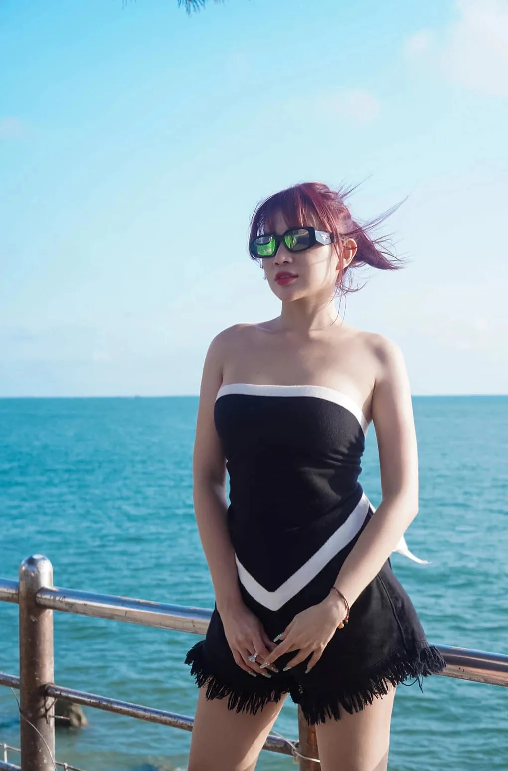 kha-nhu-bat-ngo-truoc-qua-bo-co-em-em-trong-nam-2024-netizen-hoi-thuc-som-cong-khai-ban-trai (31)