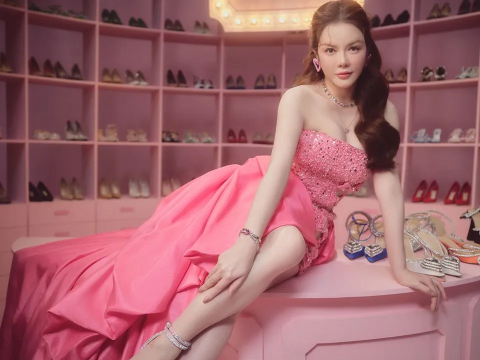 giua-tin-don-bi-phong-toa-tai-san-ly-nha-ky-khoe-kho-chua-400-chiec-tui-hieu-gia-tri-hon-50-ty-dong (2)