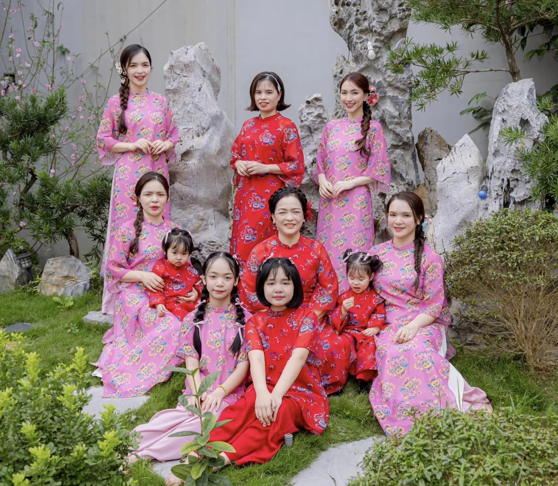 hoa-minzy-khoe-nhan-sac-cuc-pham-cua-ca-nha-em-trai-chiem-spotlight (3)