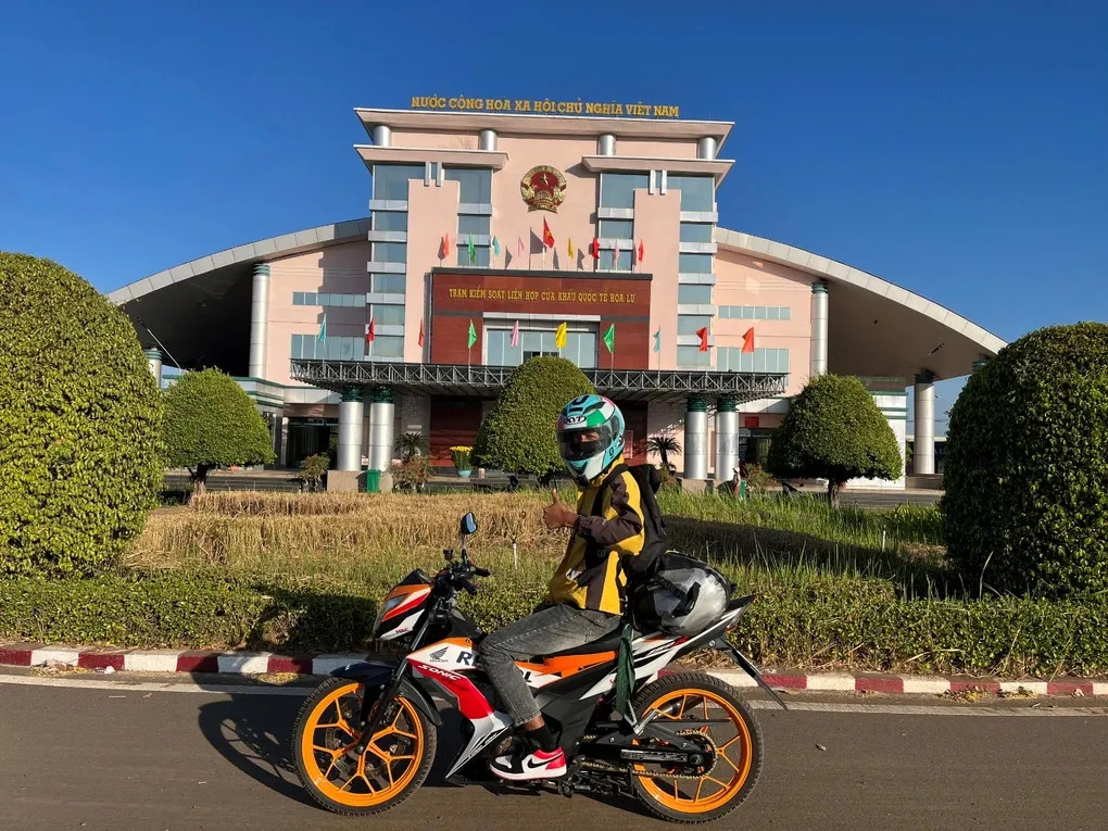chang-trai-viet-tu-lai-xe-may-7-ngay-7-dem-gan-3000-km-tu-viet-nam-sang-singapore (2)