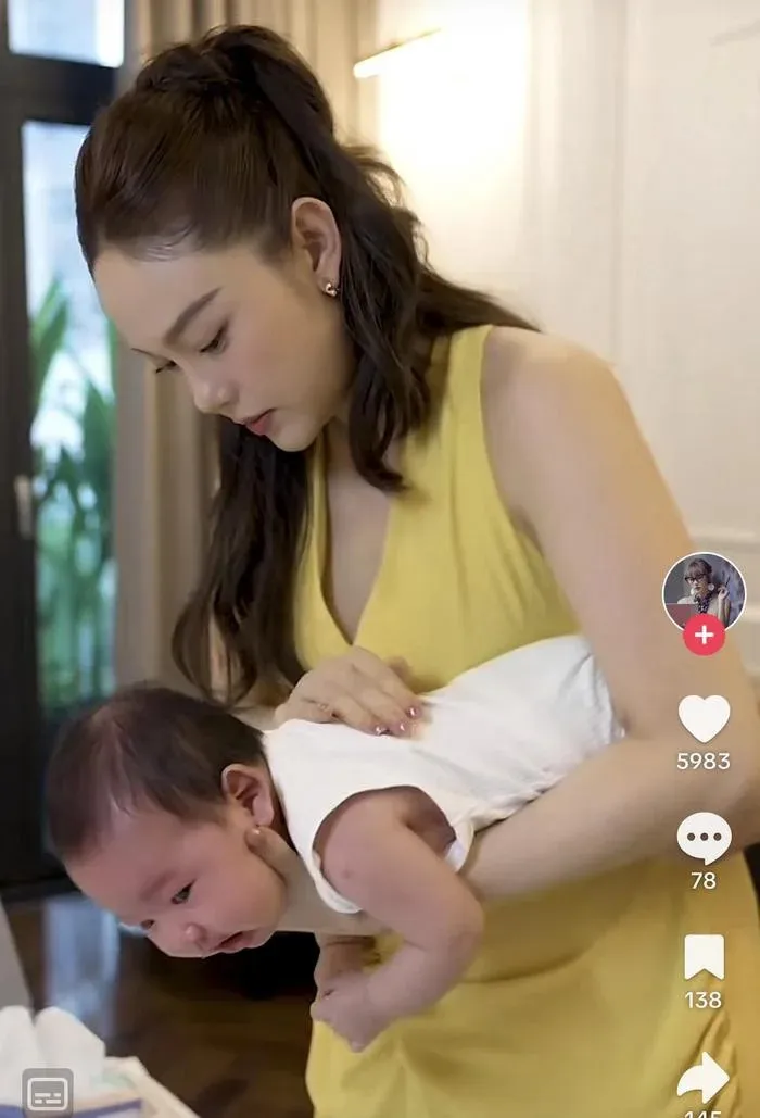 minh-hang-tung-muon-dat-con-ten-hyun-bin-moi-ngay-cuong-tu-6h-sang-dentoi-mit-vi-cham-quy-tu (4)