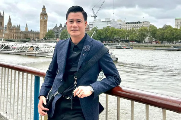 nam-ca-si-dinh-dam-showbiz-co-biet-thu-trai-dai-tu-viet-nam-sang-my-phai-dung-thuoc-ngu-suot-8-nam (1)