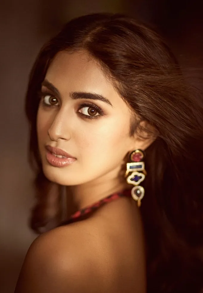 nhan-sac-doi-thu-nghin-mau-cua-mai-phuong-tai-miss-world-dai-dien-viet-nam-lam-vao-the-kho (7)