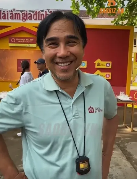 quyen-linh-xuat-hien-khca-la-rau-ria-xom-xoam-nghe-giai-thich-fan-nhiet-tinh-huong-ung (4)