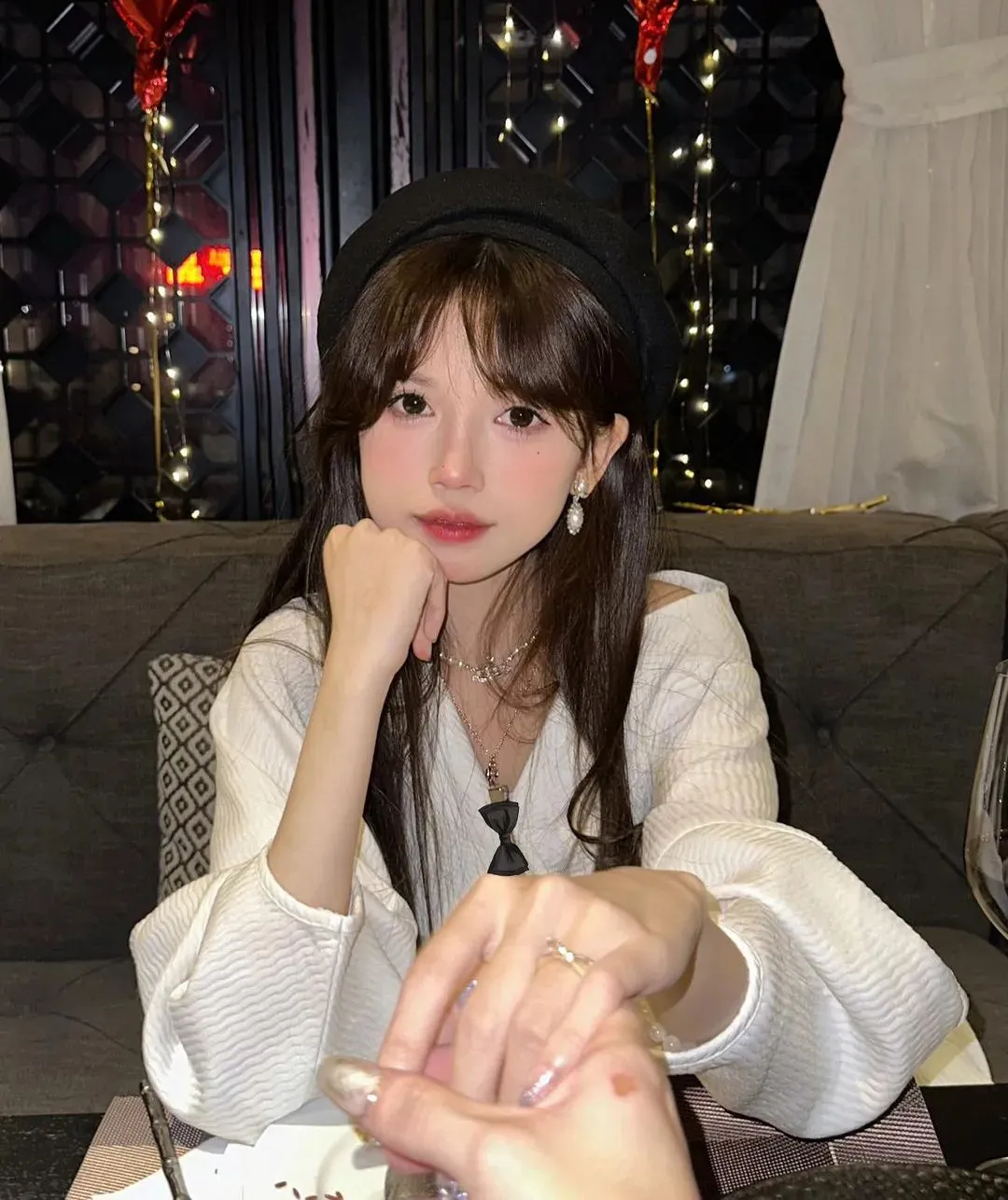 tieu-thu-2k4-co-5-trieu-xin-bo-me-195-trieu-trung-tu-dien-mao-nhan-sac-hien-nhu-xe-truyen-buoc-ra (9)