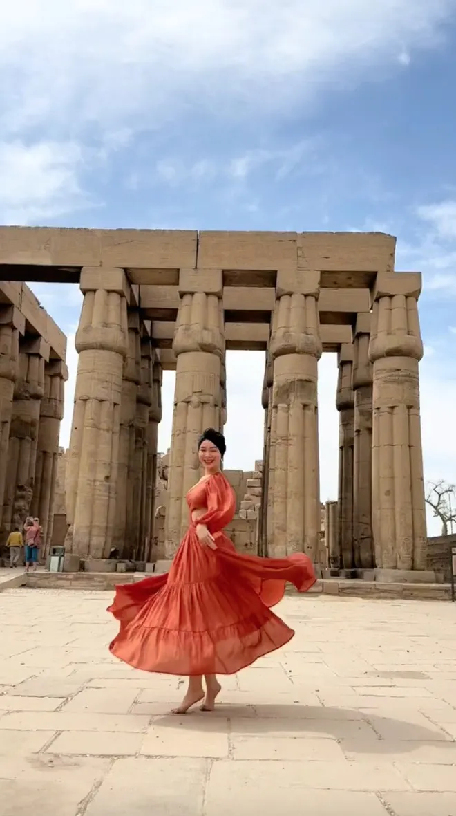 sao-nu-ve-nha-di-con-gap-bien-khi-di-nuoc-ngoai-mat-hon-100-trieu-bi-tich-thu-do-giu-lai-san-bay (5)