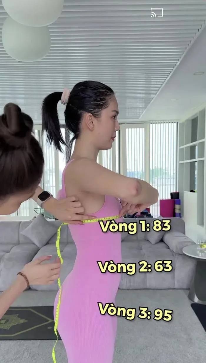 ngoc-trinh-khoc-thet-de-lo-so-do-hien-tai-thuong-hieu-vong-eo-56cm-khong-con (5)