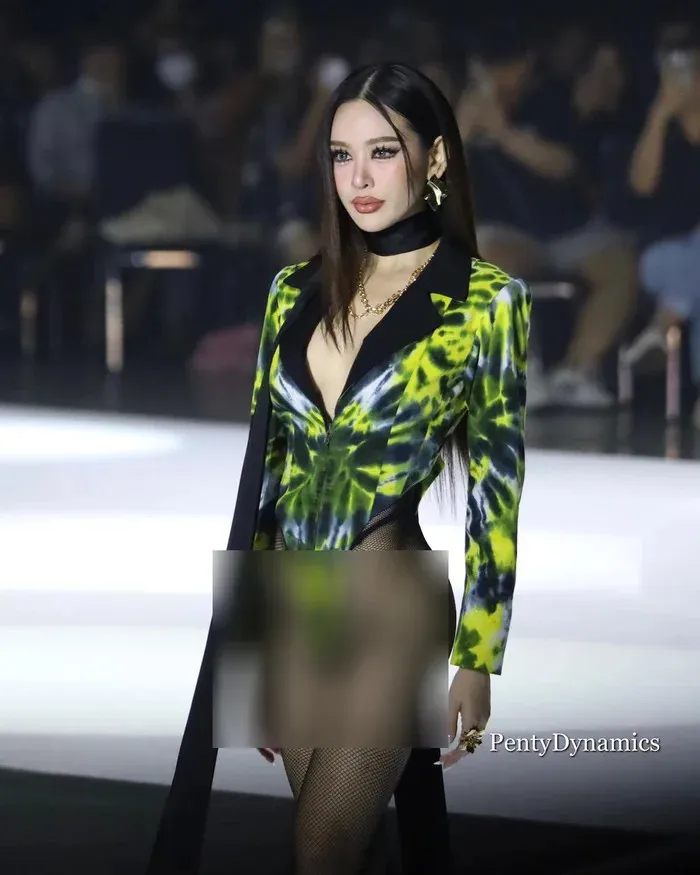 thi-sinh-miss-grand-thai-lan-mac-bikini-khoet-hong-qua-muc-suyt-lo-diem-nhay-cam-netizen -phai-lay-tay-che-mat (7)