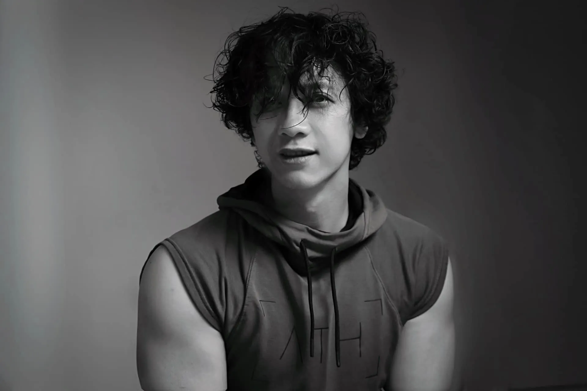 chu-tich-acb-tung-bo-anh-trang-den-mung-8-3-nhan-sac-u50-gay-bat-ngo-co-thu-trai-tre-them-khat (3)