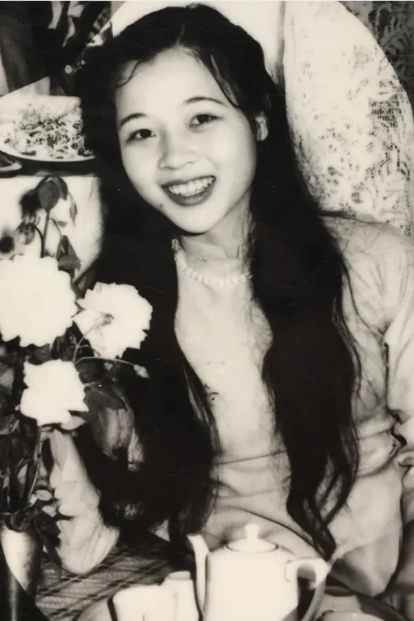 luong-linh-khoe-2-nguoi-me-quyen-luc-nhan-sac-me-ruot-lam-kho-bac-thoi-tre-la-my-nhan-fan-khen-nuc-no (13)