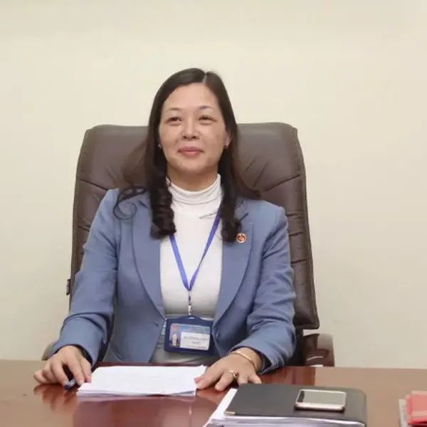luong-linh-khoe-2-nguoi-me-quyen-luc-nhan-sac-me-ruot-lam-kho-bac-thoi-tre-la-my-nhan-fan-khen-nuc-no (31)