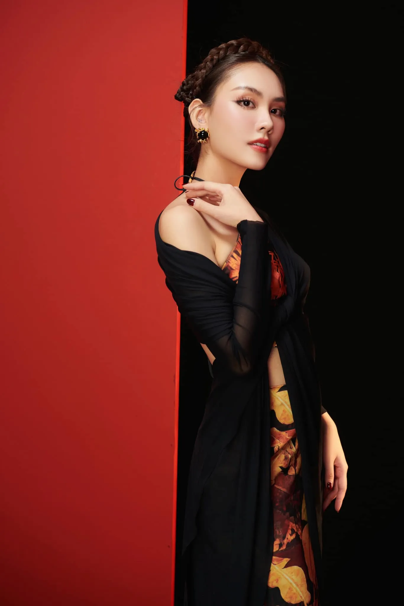 mai-phuong-khoe-visual-gai-viet-truoc-chung-ket-fan-quoc-te-phan-vi-tri-bat-ngo-cho-dai-dien-viet-nam (5)