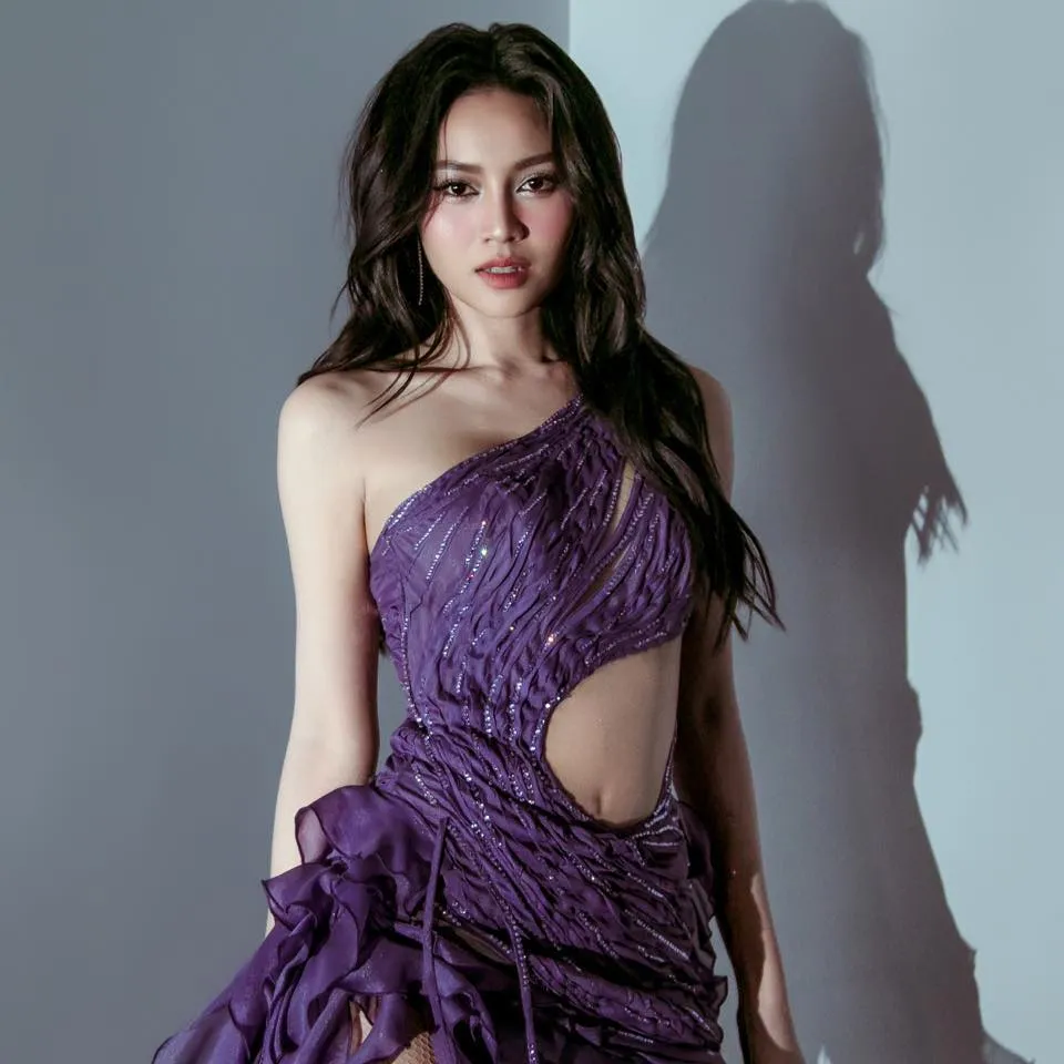 lan-ngoc-tiet-lo-thoi-diem-len-duong-du-hoc-lien-tiep-gap-song-gio-voi-tin-don-sang-nuoc-ngoai-sinh-con (1)