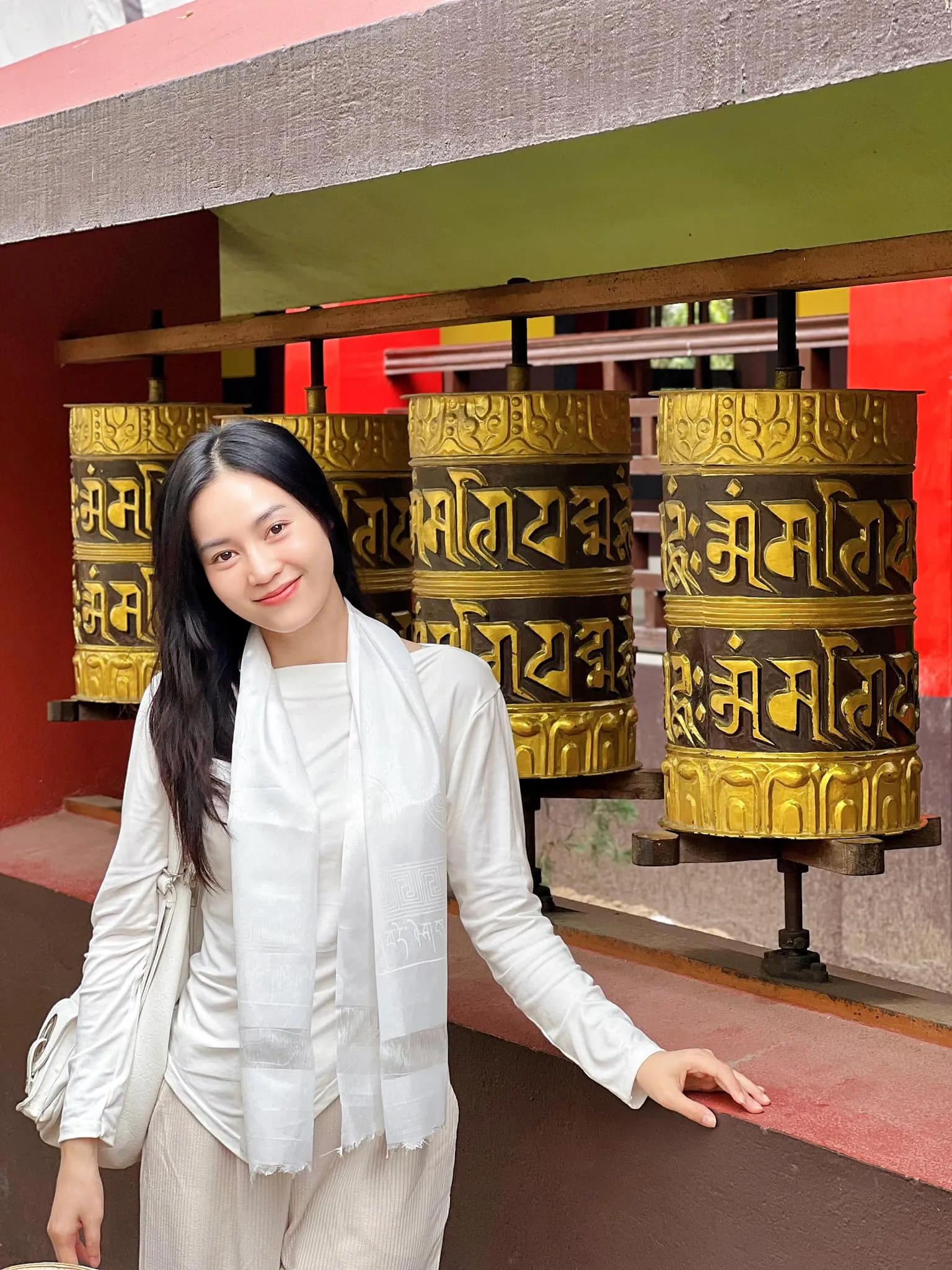 lan-ngoc-tiet-lo-thoi-diem-len-duong-du-hoc-lien-tiep-gap-song-gio-voi-tin-don-sang-nuoc-ngoai-sinh-con (4)