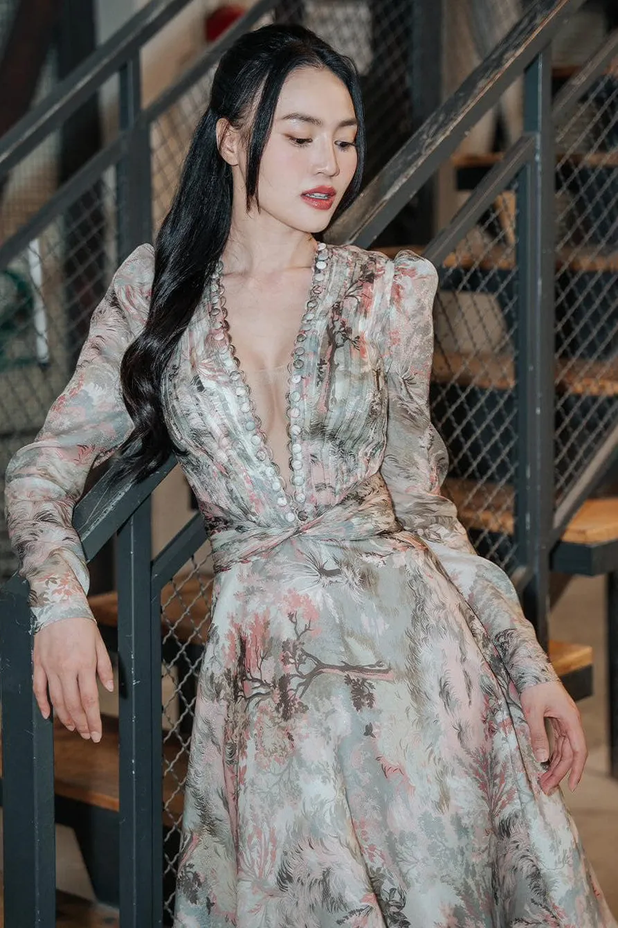 goc-trinh-dung-hang-lan-ngoc-dien-dam-20-trieu-ngoc-nu-ap-dao-nho-khoe-diem-hinh-the-hiem-hoc (5)