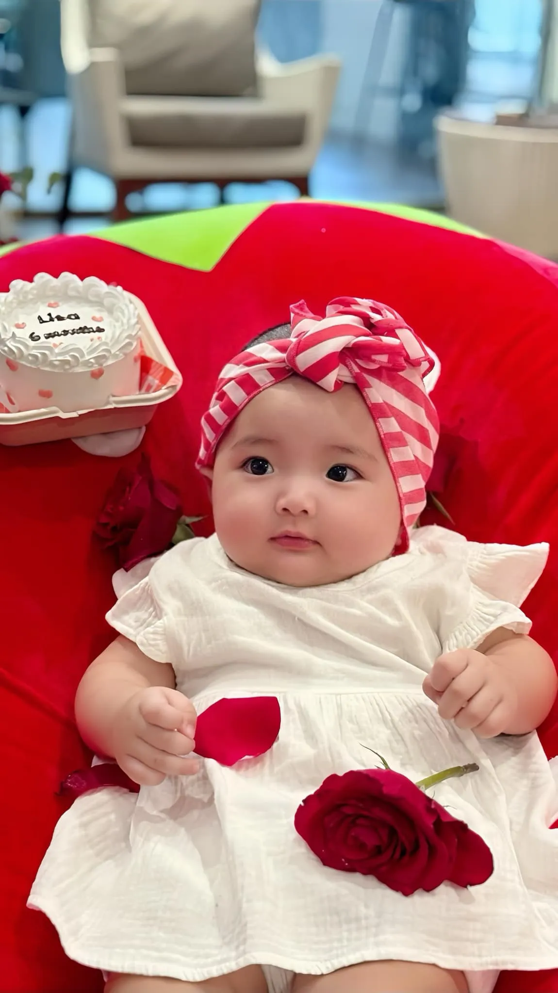 khanh-thi-cham-con-mat-tay (16)