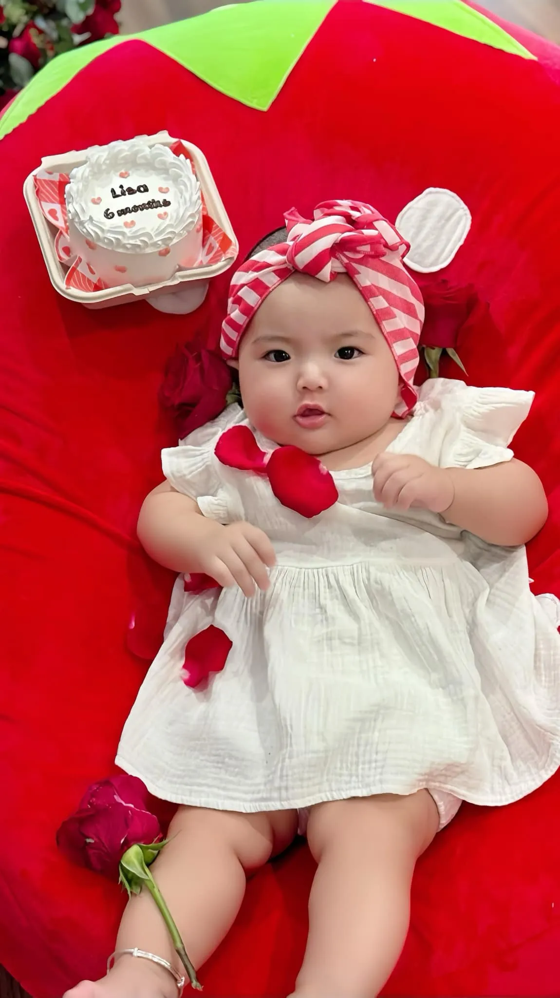 khanh-thi-cham-con-mat-tay (5)