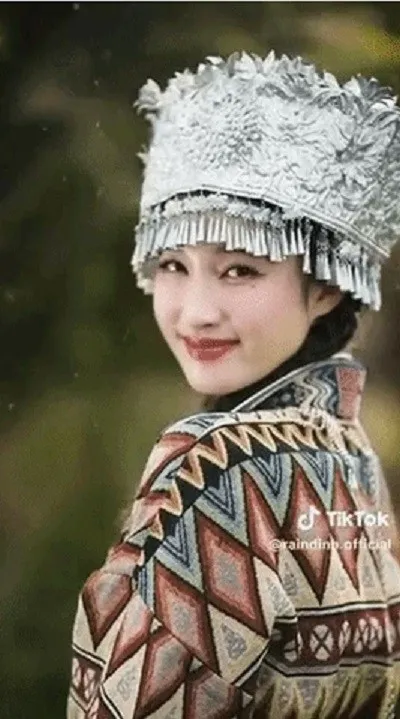 phuong-nhi-ngay-cang-ho-bao-mot-nang-hau-chanh-cung-dang-dan-thai-do-khien-nang-hau-xin-loi (613)