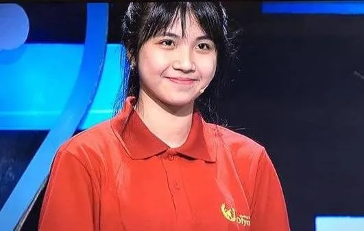 hot-girl-ong-nghiem-bong-duoc-goi-ten-thi-hoa-hau (12)