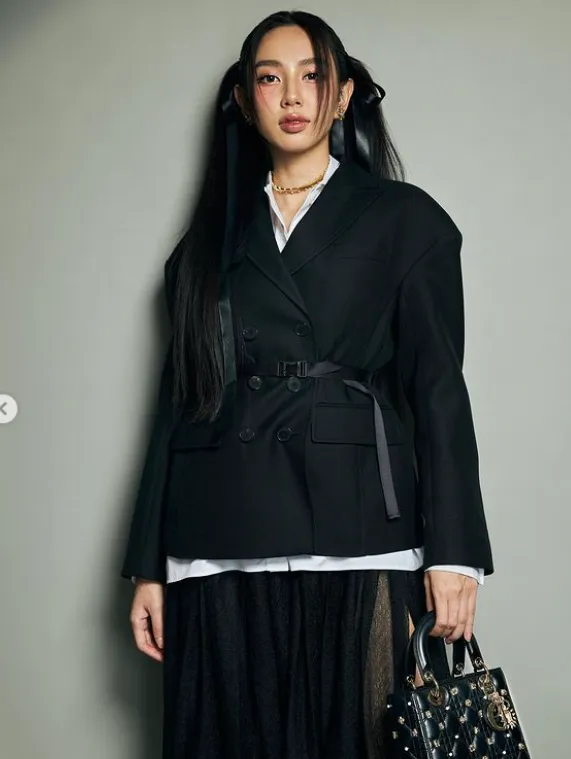 hoa-hau-thuy-tien-khoe-nhan-sac-thang-hang (4)