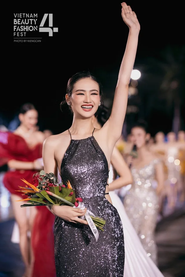 hoa-hau-y-nhi-tai-xuat-dai-dien-viet-nam-thi-miss-world (3)