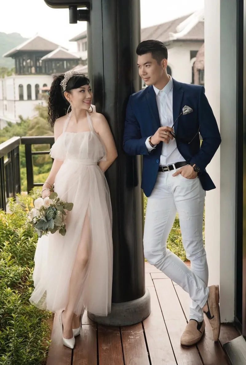 nam-than-dinh-dam-vbiz-lay-vo-dai-gia-lon-hon-15-tuoi-cuoc-song-hien-tai-gay-to-mo (4)