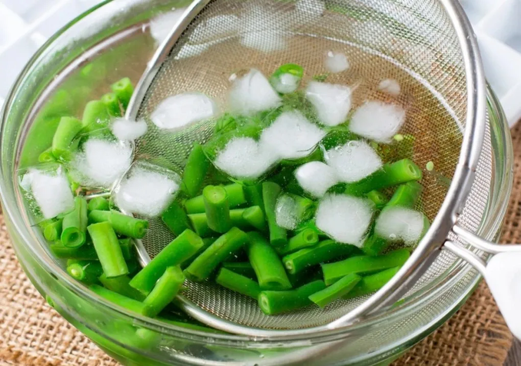 nau-an-cho-da-lanh-vao-noi-canh-co-cong-dung-gi-dau-bep-lau-nam-khong-tiet-lo (13)