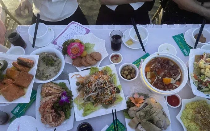 menu-tiec-cuoi-chu-thanh-huyen-quang-hai-dai-khach-canh-cua-dong-ca-phao (4)
