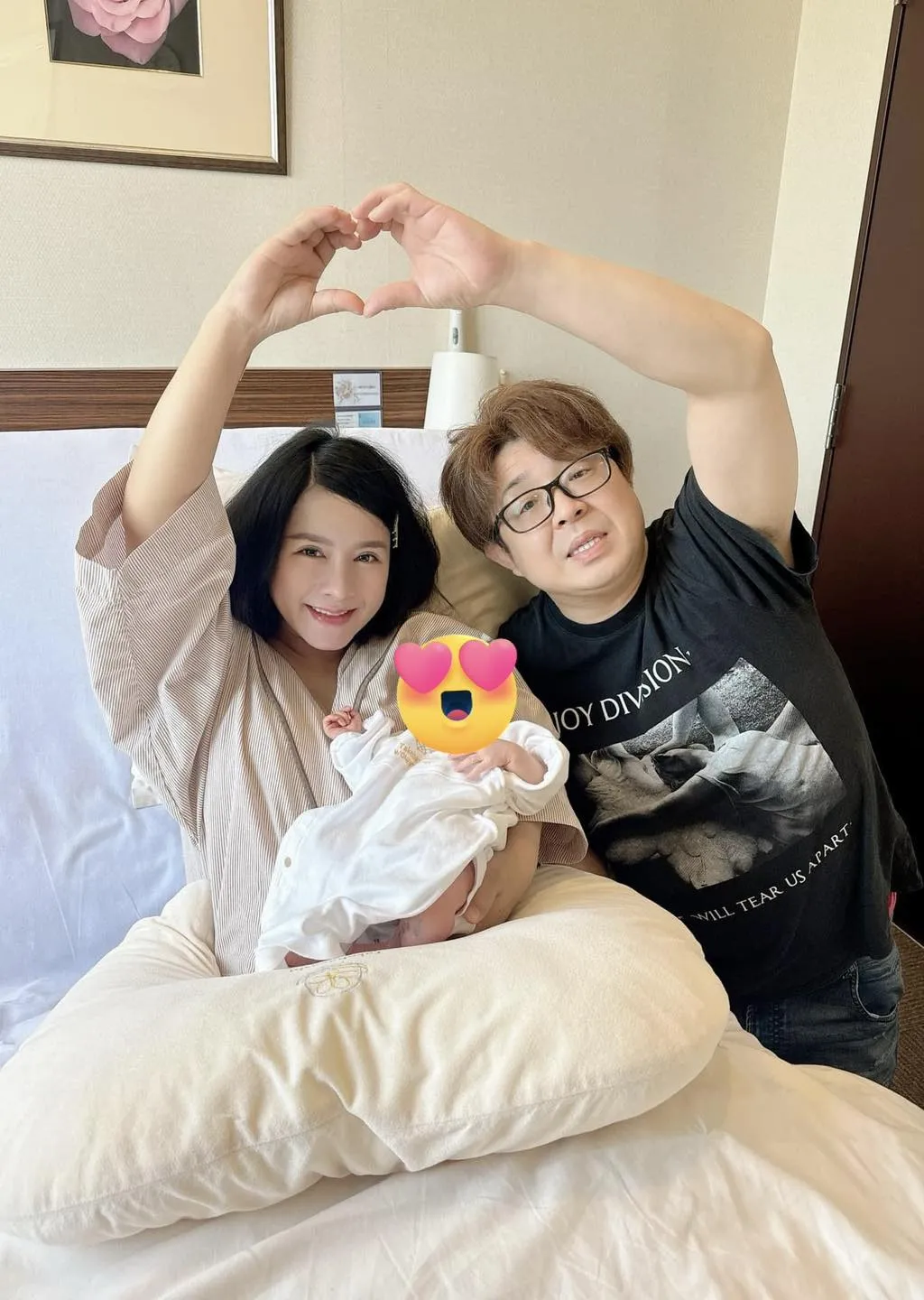 ba-nhan-vlog-ha-sinh-con-gai-dau-long-tu-hao-lam-nen-ky-tich-nen-dat-ten-em-be-bang-ten-doc-nhat (5)