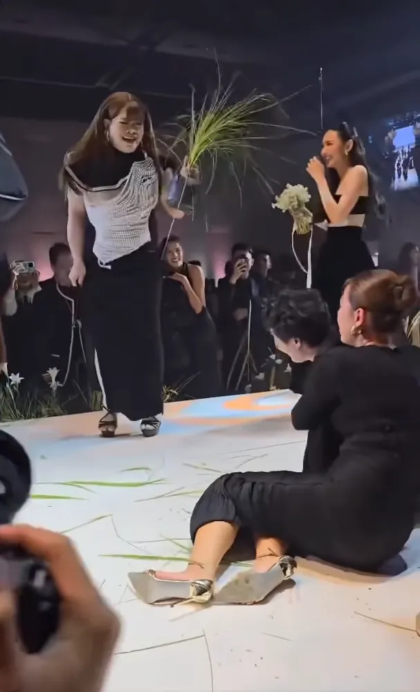 hon-chien-sau-dam-cuoi-minh-tu-nam-thu-tay-doi-voi-loat-nghe-si (1)