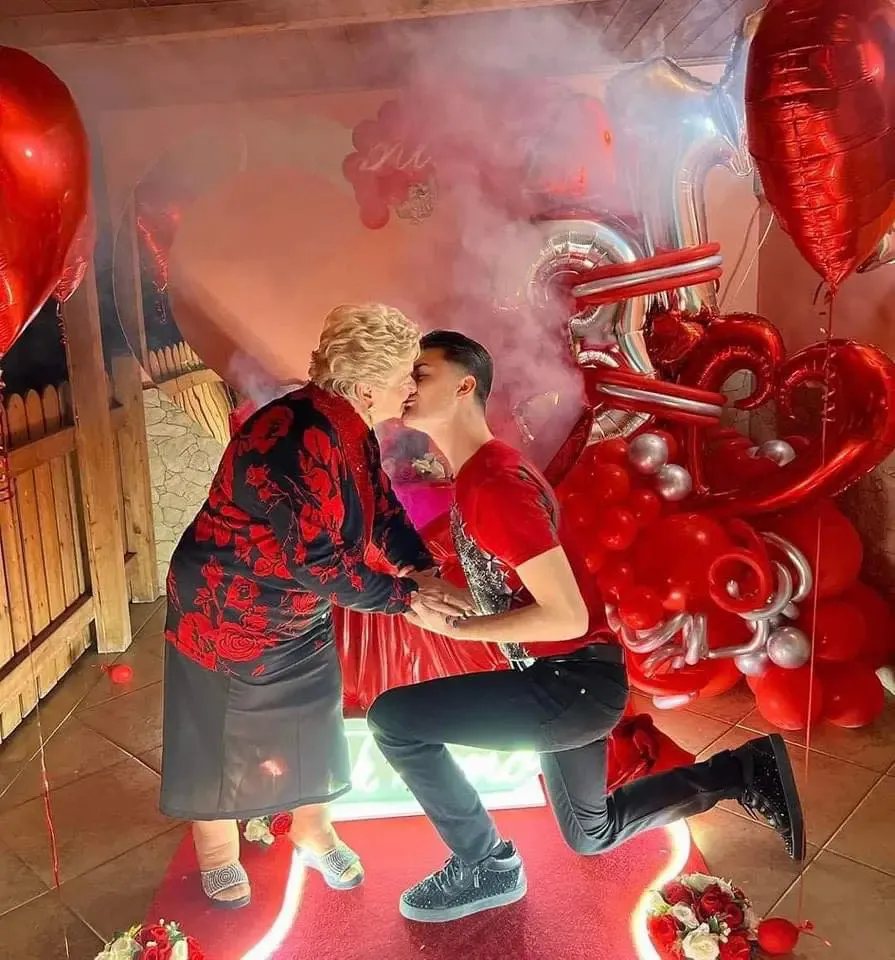 su-that-bat-ngo-chang-trai-19-tuoi-cau-hon-cu-ba-u80-khoe-ca-anh-sieu-am-thai (7)