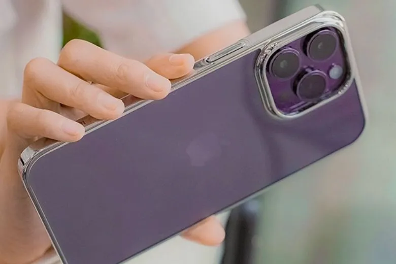 vi-sao-nguoi-nuoc-ngoai-khong-dung-op-lung-dien-thoai (11)