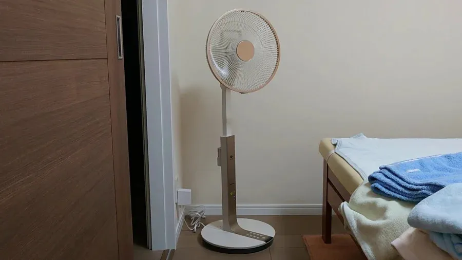 quat-may-bat-so-to-so-nho-ton-bao-nhieu-dien-so-nao-hao-dien-nang-hon (31)