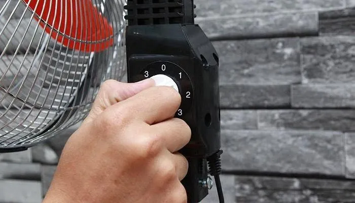 quat-may-bat-so-to-so-nho-ton-bao-nhieu-dien-so-nao-hao-dien-nang-hon (4)