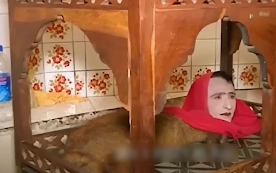 di-nhan-nua-nguoi-nua-cao-khien-nhieu-nguoi-khiep-so-khi-trong-thay (1)