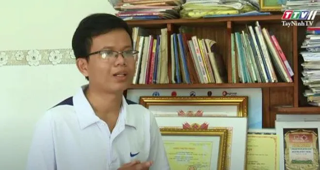 bo-fan-ruot-duong-len-dinh-olympia-dat-ten-con-trai-trung-ten-quan-quan-ten-van-vao-doi-quy-tu (3)